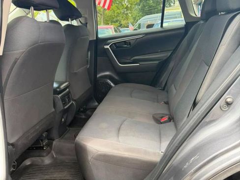 Used 2022 Toyota RAV4 LE AWD/4WD image 30