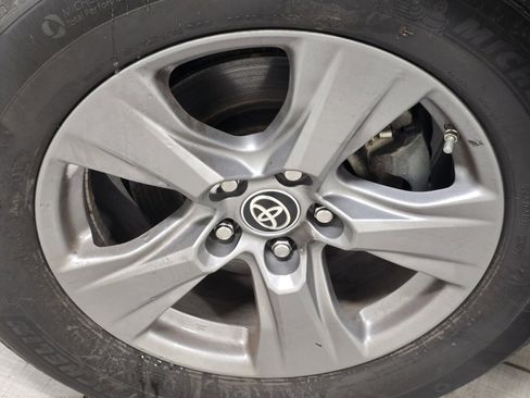 Certified 2022 Toyota RAV4 LE image 6