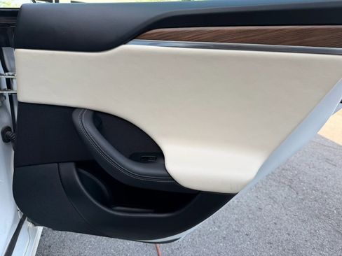 Used 2022 Tesla Model S Standard Range image 20