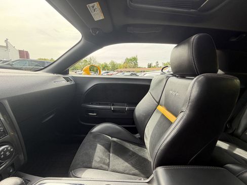 Used 2010 Dodge Challenger SRT8 w/ SRT Option Group II RWD image 21