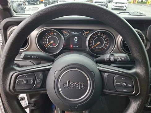Used 2022 Jeep Wrangler Unlimited Sport AWD/4WD image 19