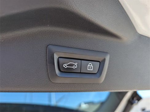 Used 2019 BMW X5 xDrive40i w/ M Sport Package image 16