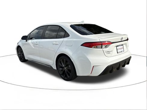 Used 2024 Toyota Corolla SE FWD image 5