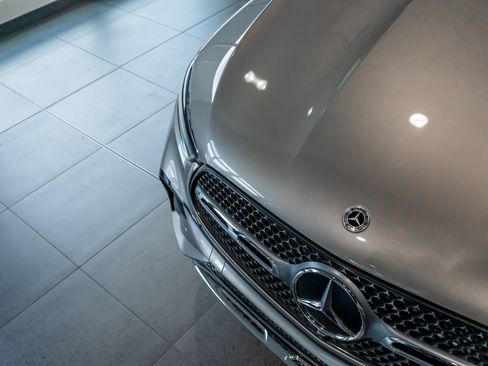 Used 2024 Mercedes-Benz GLC 300 4MATIC image 29