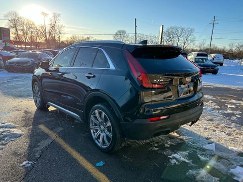 Used 2021 Cadillac XT4 Premium Luxury w/ Cold Weather Package FWD image 7