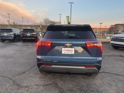 New 2026 Chevrolet Equinox LT image 4