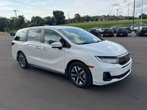 Used 2025 Honda Odyssey EX-L image 2