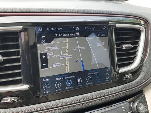 Used 2019 Chrysler Pacifica Limited FWD image 29