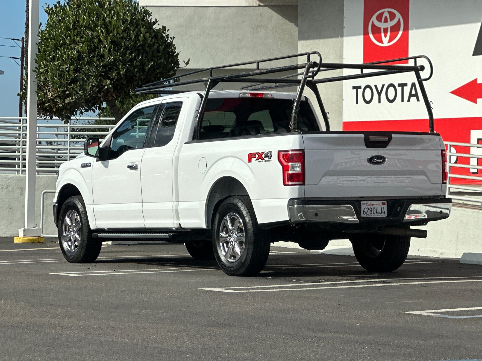 Used 2018 Ford F150 XLT w/ Equipment Group 302A Luxury AWD/4WD image 3