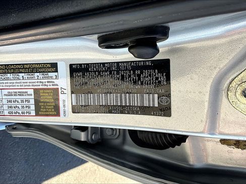 Used 2016 Toyota Camry SE w/ Moonroof Package image 32