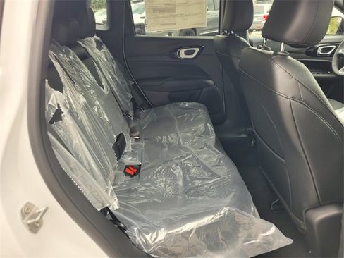 New 2026 Jeep Compass Latitude image 14