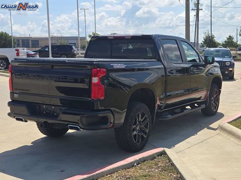 Used 2023 Chevrolet Silverado 1500 LT Trail Boss w/ LT Trail Boss Premium Package AWD/4WD image 4