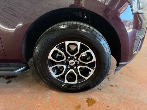 Used 2024 Ford Expedition XLT image 7