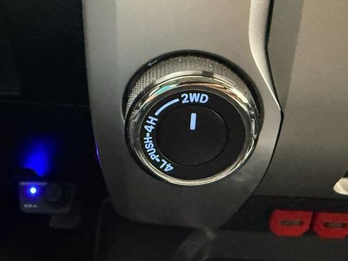 Used 2018 Toyota Tundra Limited image 17