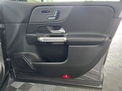 Used 2023 Mercedes-Benz GLB 250 4MATIC image 42