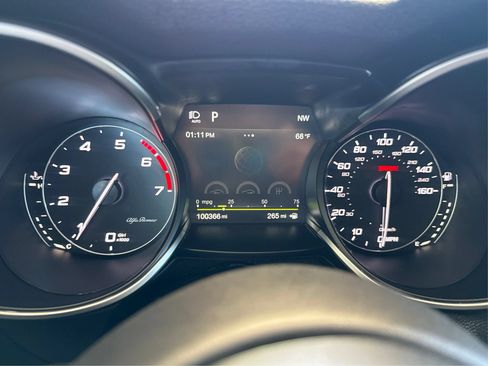 Used 2018 Alfa Romeo Stelvio Ti AWD/4WD image 16