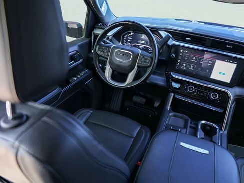 Used 2024 GMC Sierra 2500 Denali w/ Technology Package AWD/4WD image 29