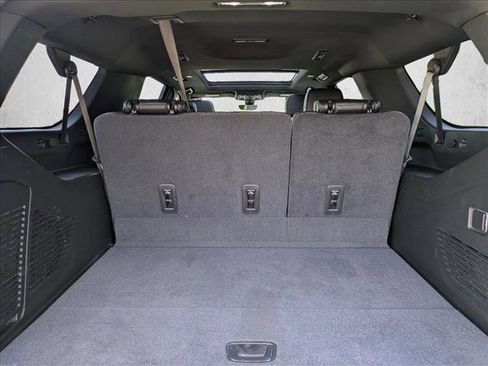 Used 2021 GMC Yukon XL Denali w/ Denali Premium Package image 6