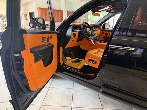 Used 2023 Rolls-Royce Cullinan w/ Dark Exterior Package image 47