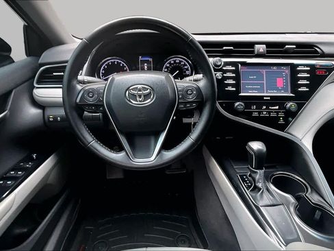 Used 2020 Toyota Camry SE FWD image 6