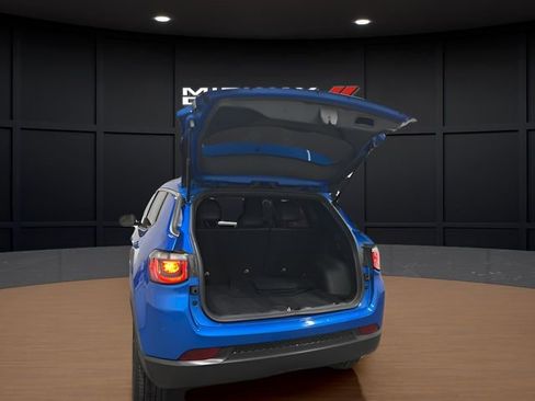 Used 2023 Jeep Compass Latitude image 7