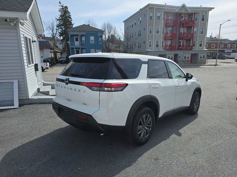 Used 2025 Nissan Pathfinder S image 6