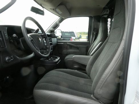 Used 2024 Chevrolet Express 2500 w/ Driver Convenience Package image 33