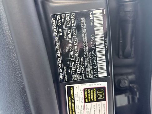 Used 2025 Mercedes-Benz GLC 300 4MATIC image 22