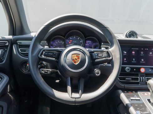 Certified 2026 Porsche Macan AWD/4WD image 23