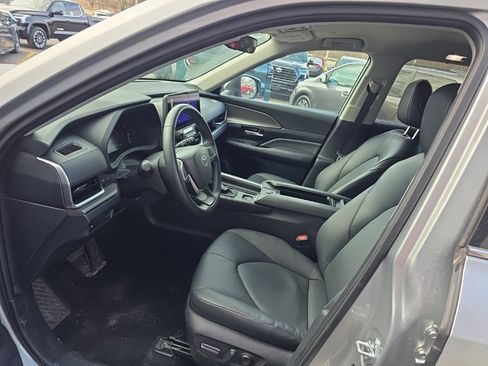 Used 2025 Toyota Grand Highlander AWD image 14