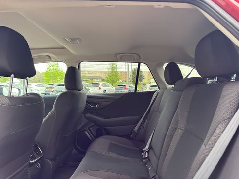 Used 2024 Subaru Outback Premium AWD/4WD image 10