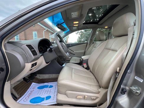 Used 2011 Nissan Altima 2.5 SL w/ 2.5SL Pkg image 12