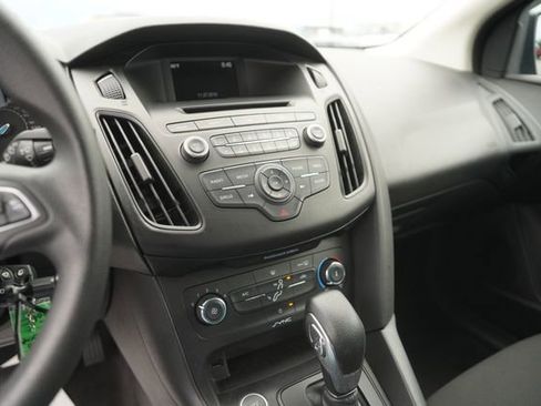Used 2017 Ford Focus SE image 30