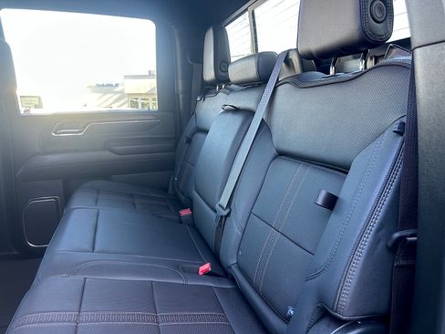 Used 2024 Chevrolet Silverado 2500 High Country w/ High Country Premium Package AWD/4WD image 25