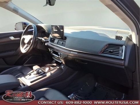 Used 2021 Audi Q5 e Premium Plus w/ Premium Plus Package AWD/4WD image 12