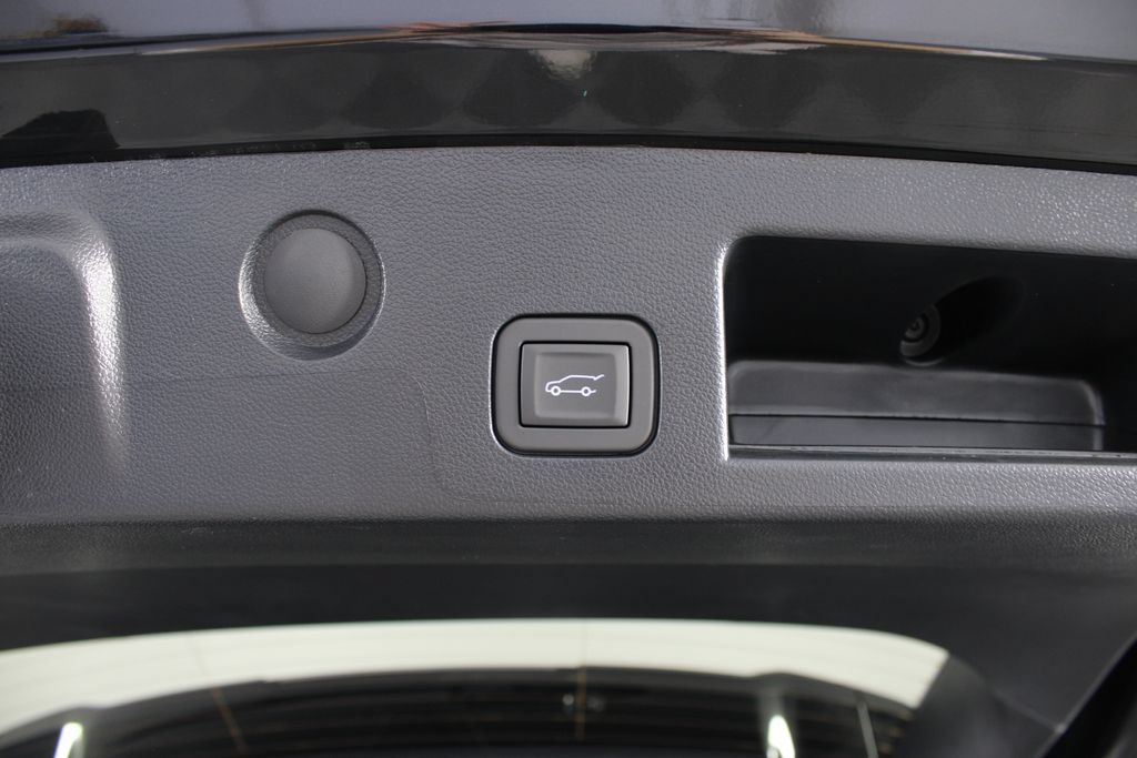 New 2027 GMC Terrain Elevation w/ Elevation Premium Package FWD image 18