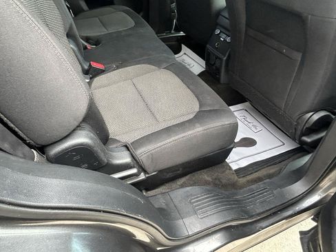 Used 2016 Ford Explorer XLT AWD/4WD image 11