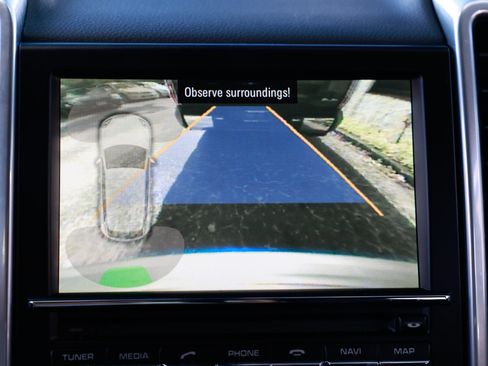 Used 2014 Porsche Cayenne Platinum Edition image 38