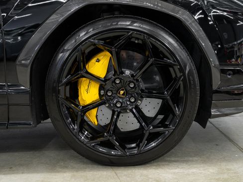 Used 2023 Lamborghini Urus Performante AWD/4WD image 47