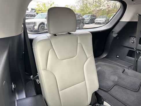 Used 2024 Kia Telluride EX w/ EX Captain's Chair Package image 20