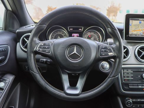Used 2017 Mercedes-Benz GLA 250 image 28