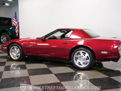 Used 1990 Chevrolet Corvette Convertible image 8