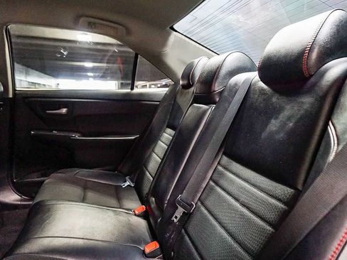 Certified 2016 Toyota Camry SE w/ Protection Package (Q2) image 18