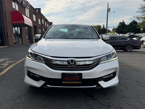 Used 2017 Honda Accord Sport image 2