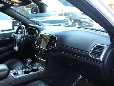 Used 2022 Jeep Grand Cherokee Limited AWD/4WD image 23