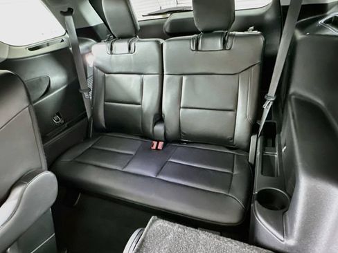 Used 2022 Ford Explorer Limited w/ Equipment Group 301A RWD image 12