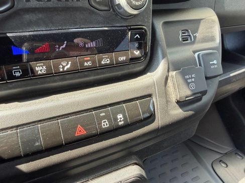 Used 2023 RAM ProMaster 2500 w/ Safety Group FWD image 10