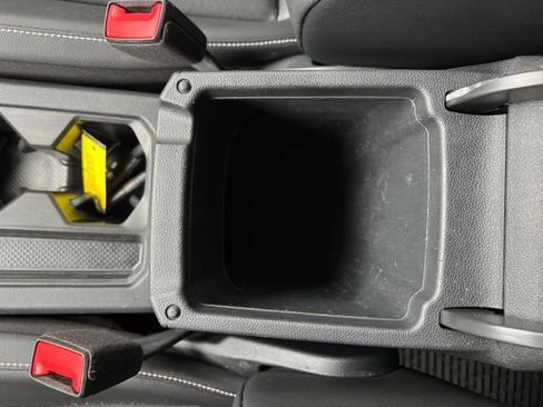 Used 2022 Volkswagen Tiguan SE image 28