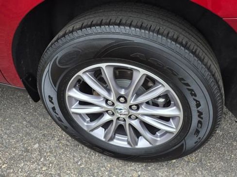 Used 2024 Buick Enclave Premium image 7