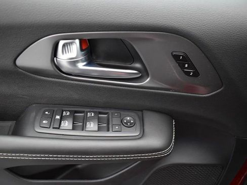 New 2026 Chrysler Pacifica Select AWD/4WD image 14